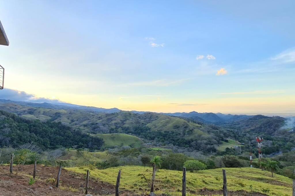 Villa Goldenview+ Aire Acondicionado+jacuzzi Monteverde