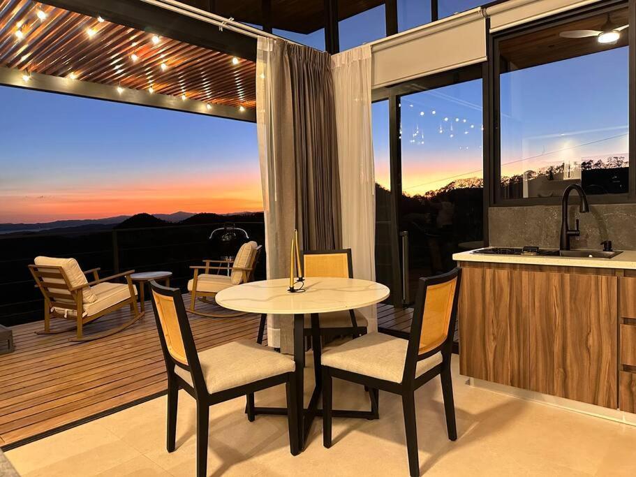 Goldenview+ Aire Acondicionado+jacuzzi * Monteverde