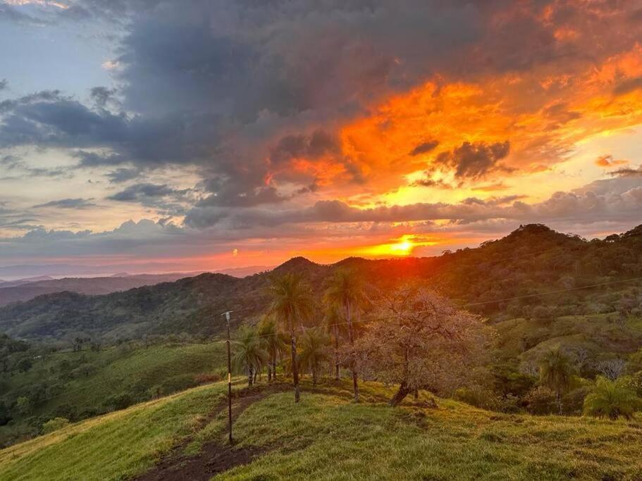 Goldenview+ Aire Acondicionado+jacuzzi Villa