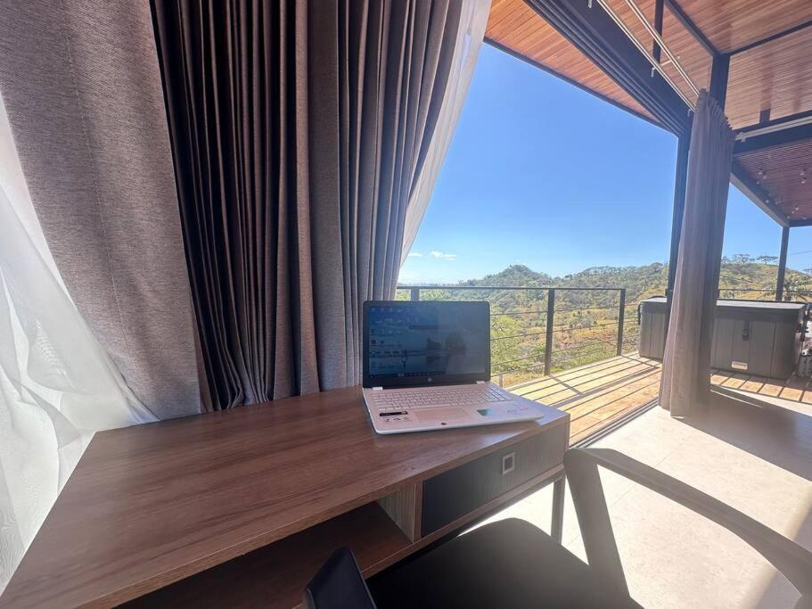 Villa Goldenview+ Aire Acondicionado+jacuzzi Monteverde